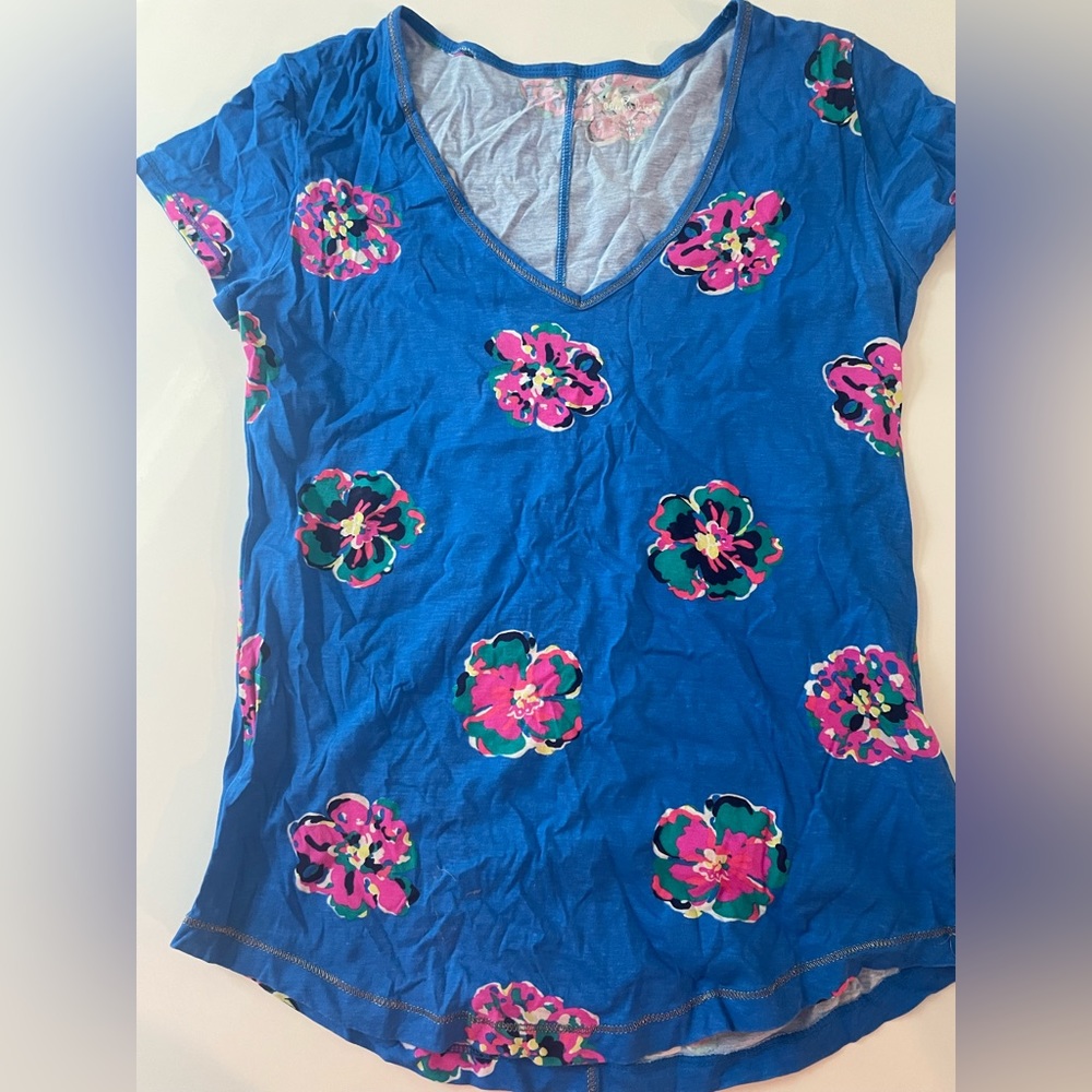 Lilly Pulitzer Floral V neck top size small